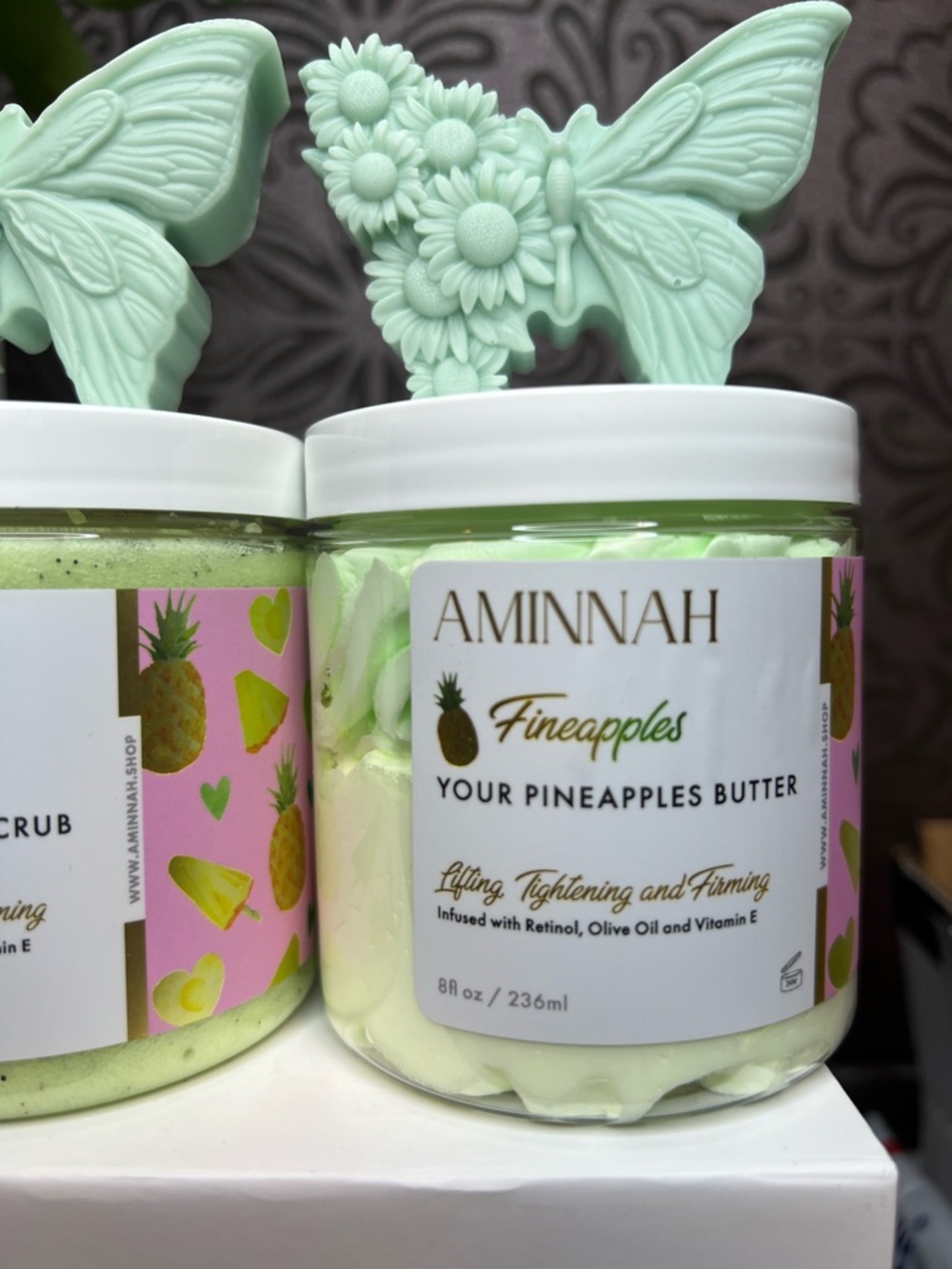 Aminnah- Fineapples Bath & Body Gift Set in Vibrant Yellow - Picture 4 of 5